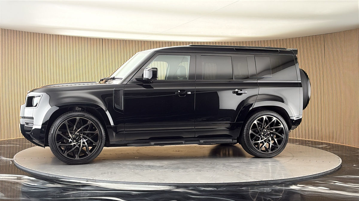 More views of Land Rover Defender 110