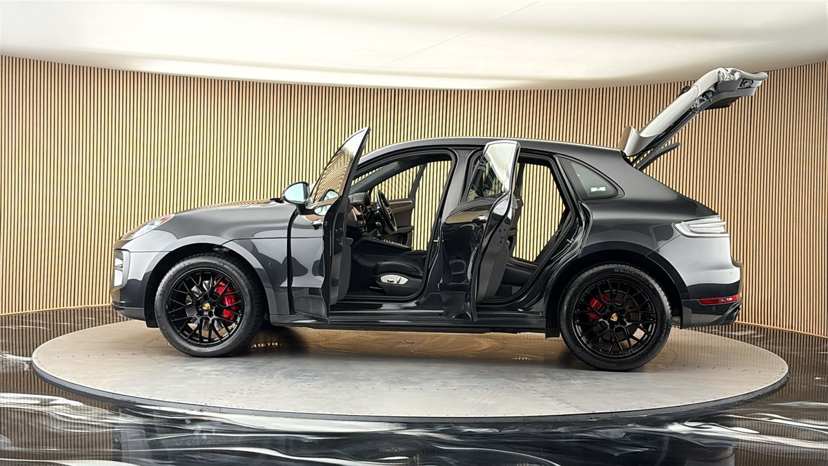 More views of Porsche Macan