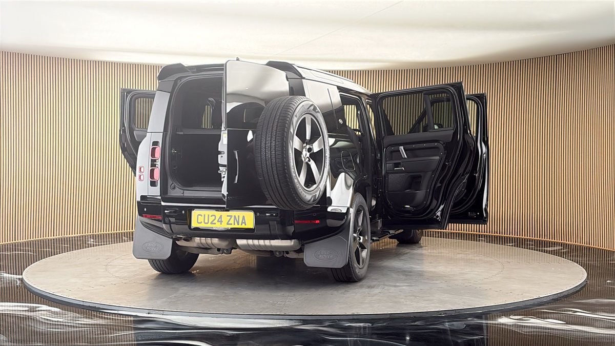 More views of Land Rover Defender 110