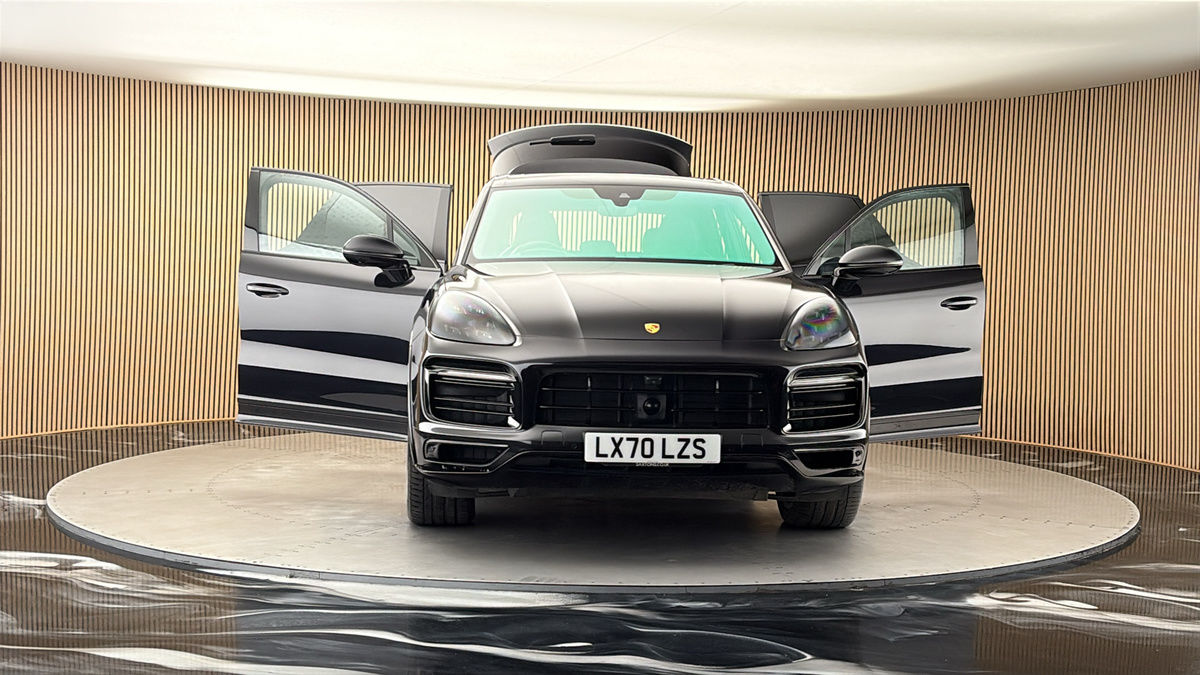 More views of Porsche Cayenne