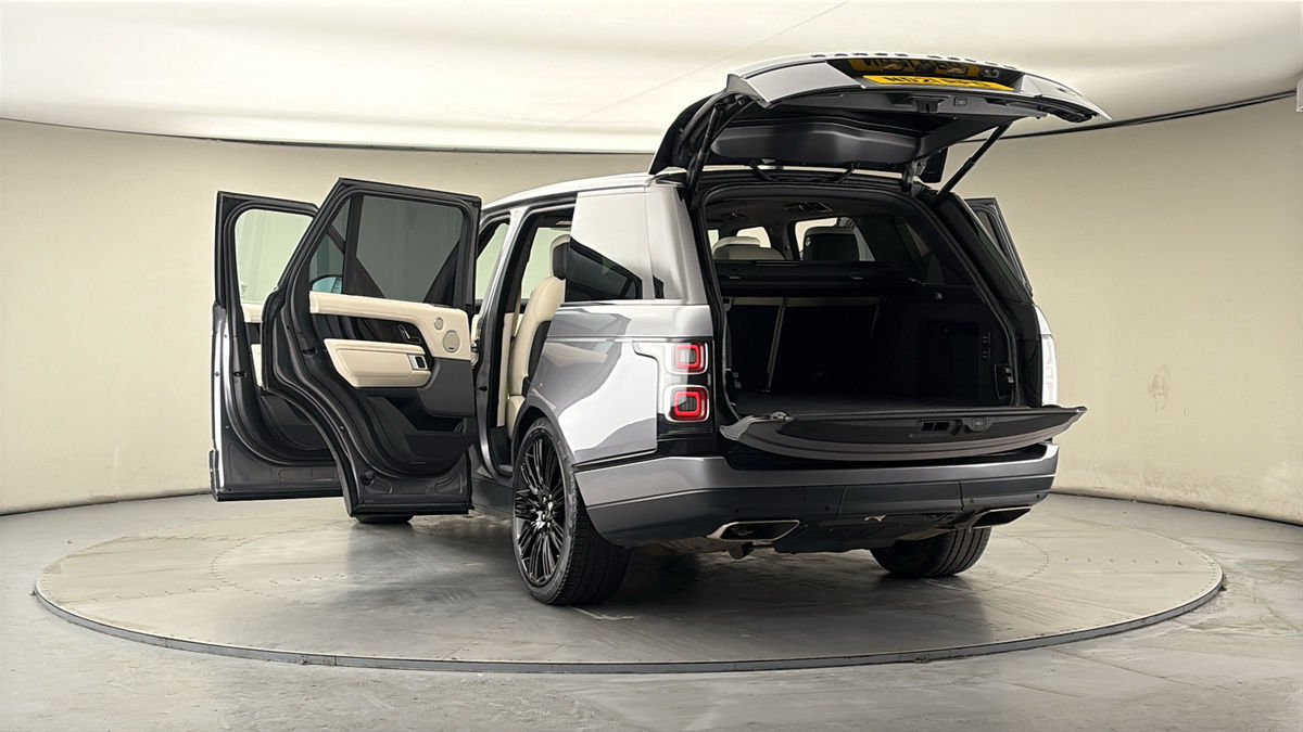 More views of Land Rover Range Rover