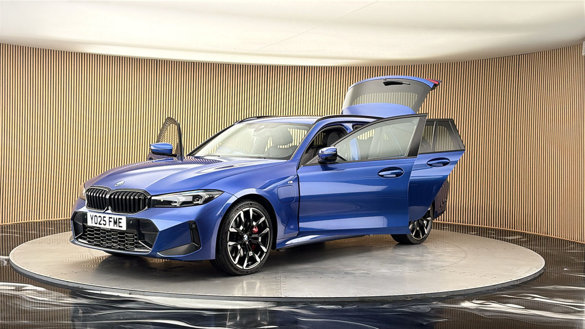 BMW 3 Series Image 22