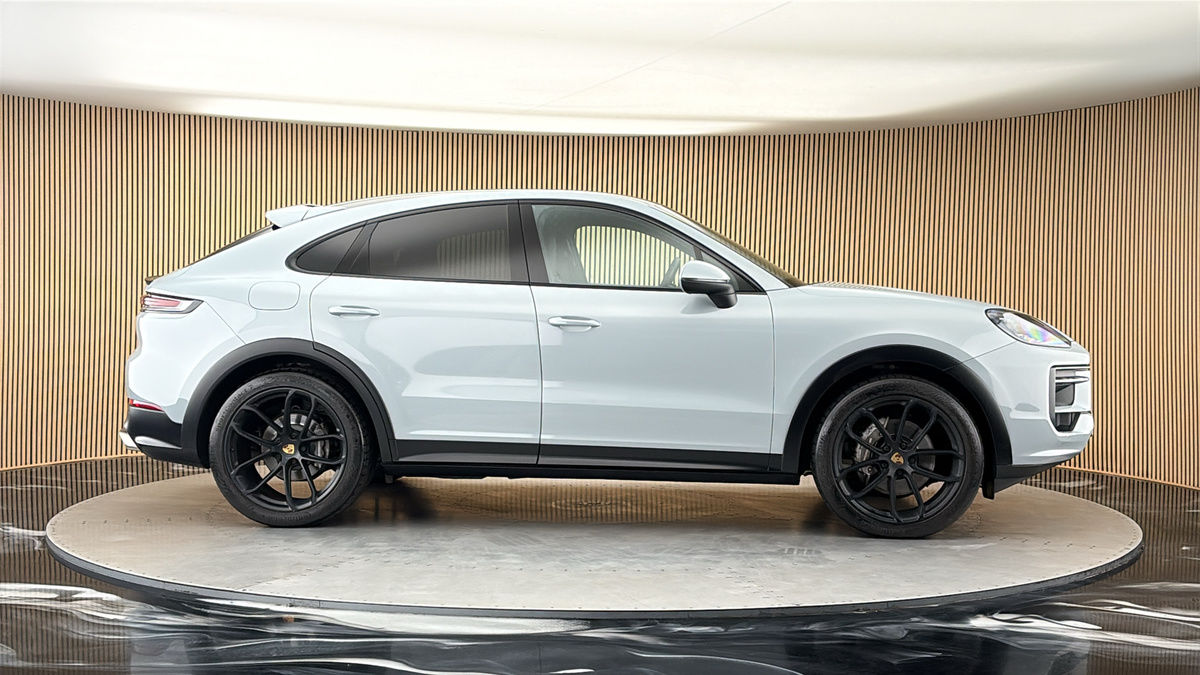More views of Porsche Cayenne