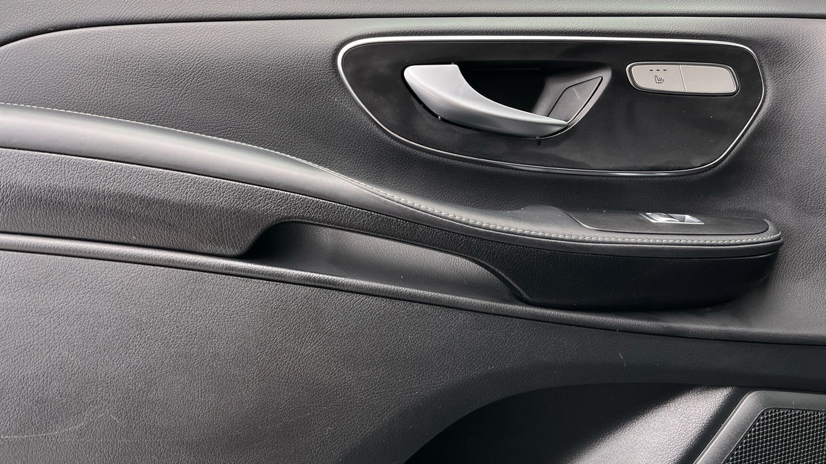 Mercedes-Benz V Class Image 19