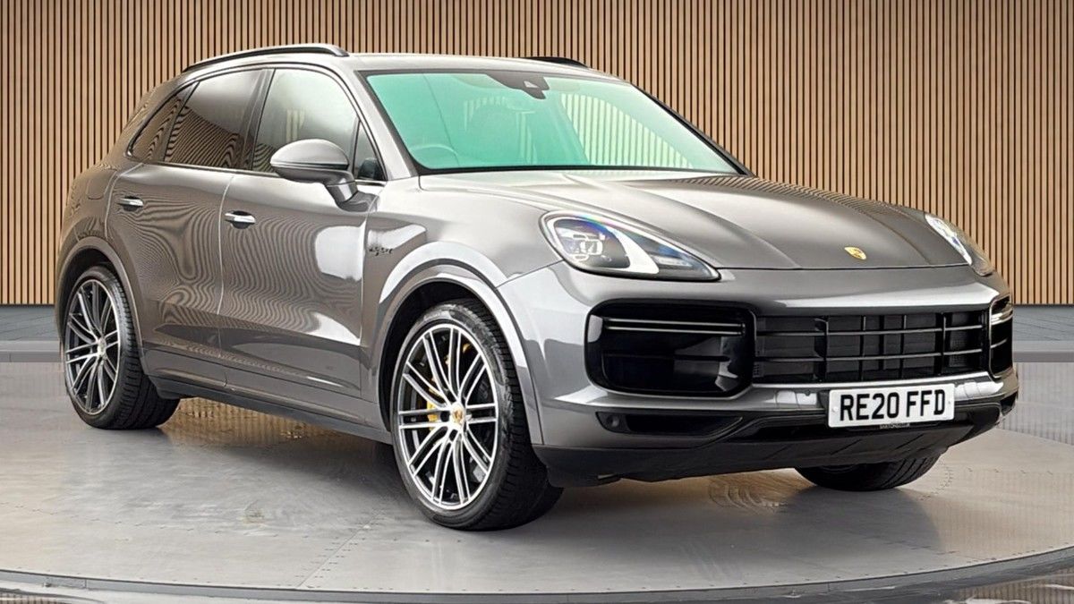 Porsche Cayenne Sticky Header Image
