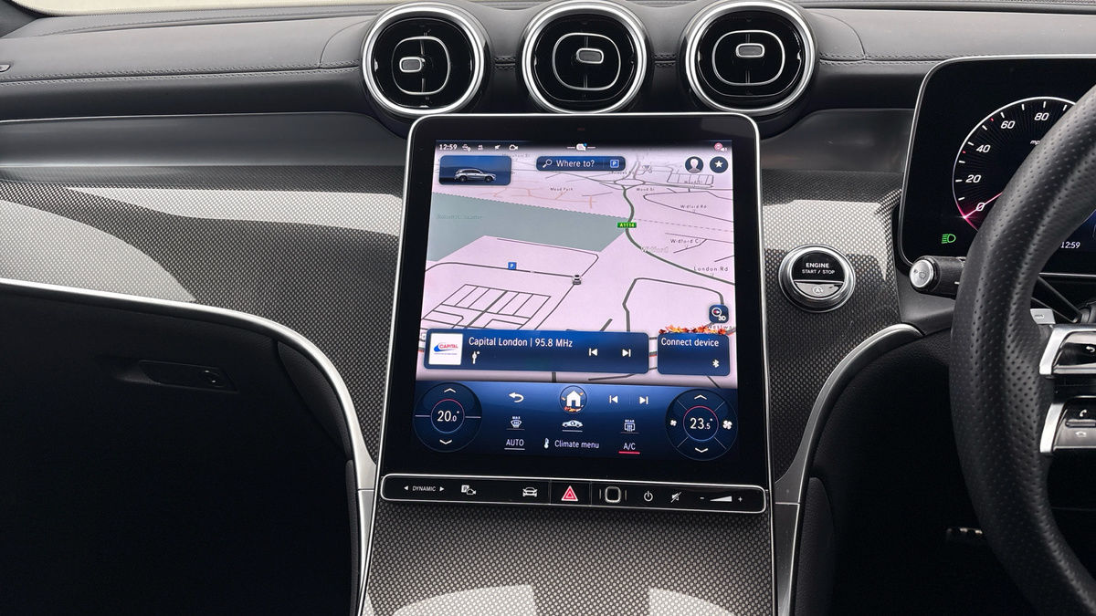 Mercedes-Benz GLC Image 17