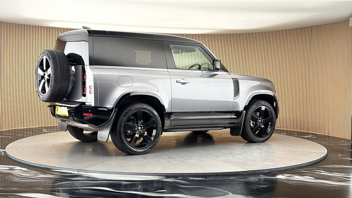 More views of Land Rover Defender 90