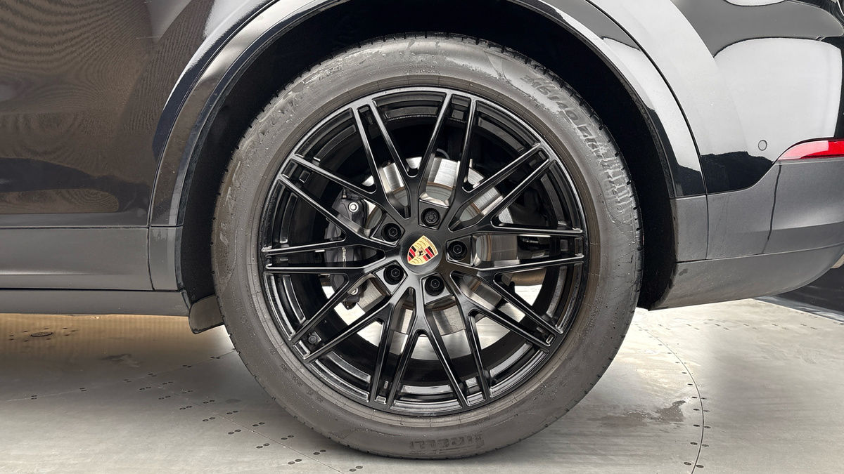 Porsche Cayenne Image 10
