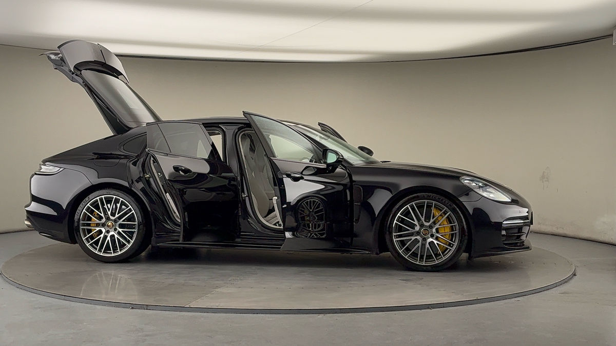 More views of Porsche Panamera