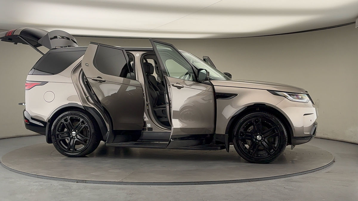 More views of Land Rover Discovery