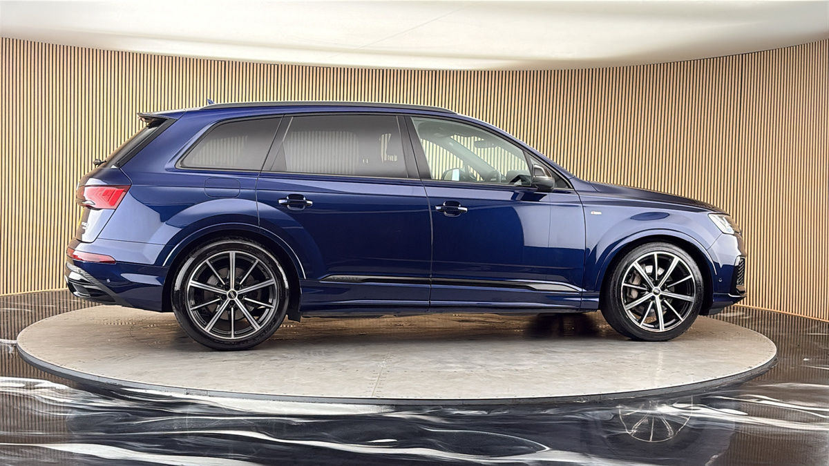 More views of Audi Q7