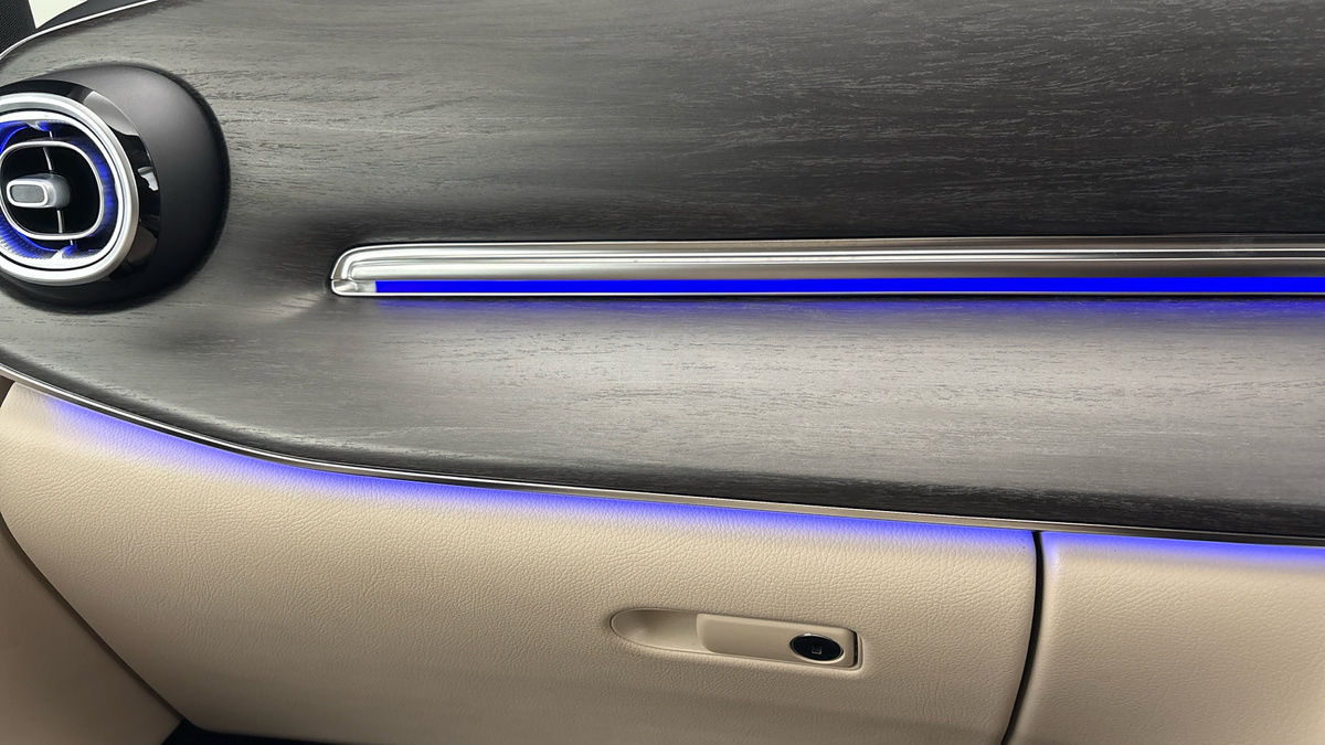 Mercedes-Benz V Class Image 27