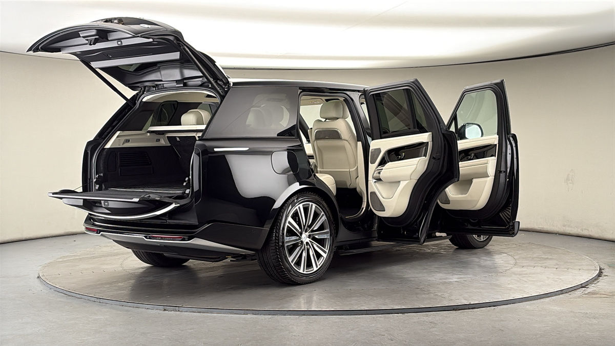 More views of Land Rover Range Rover