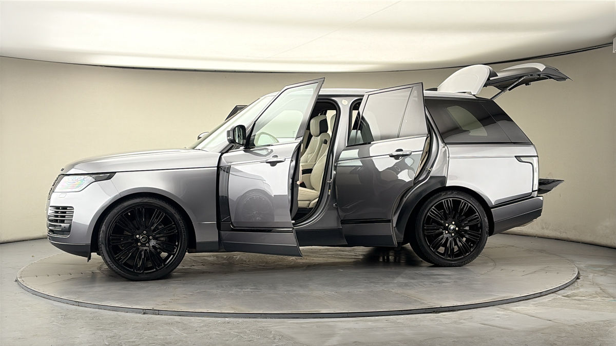 More views of Land Rover Range Rover