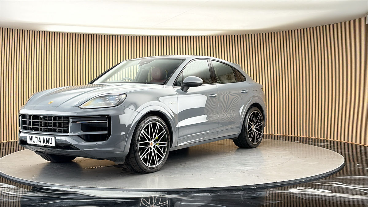 More views of Porsche Cayenne