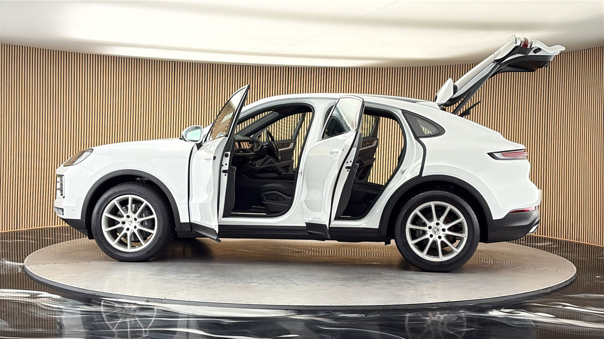 More views of Porsche Cayenne