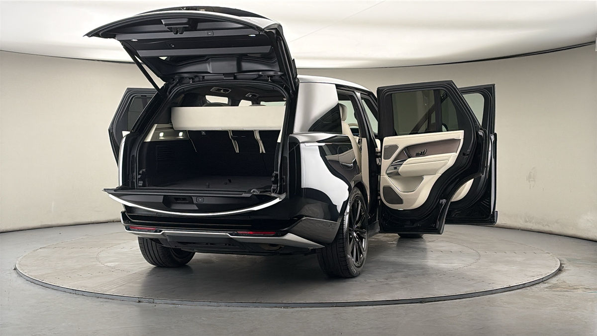 More views of Land Rover Range Rover