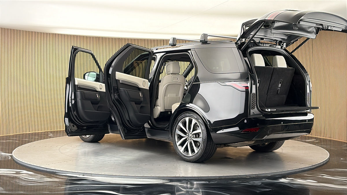 More views of Land Rover Discovery