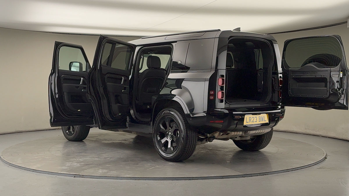 More views of Land Rover Defender 110