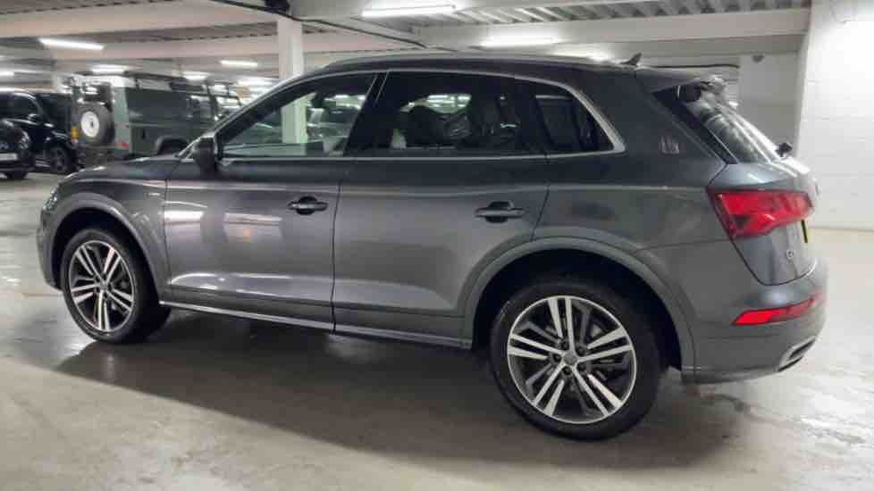 More views of Audi Q5
