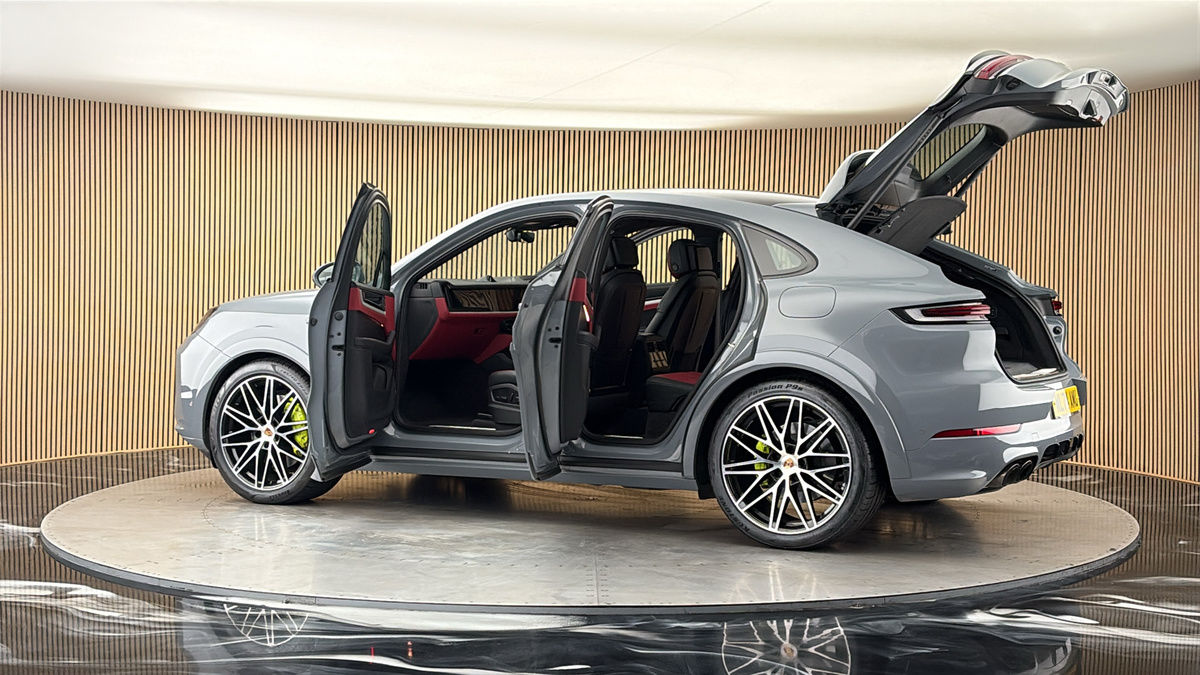 More views of Porsche Cayenne