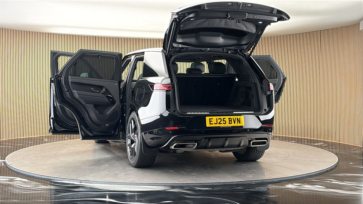More views of Land Rover Range Rover Sport