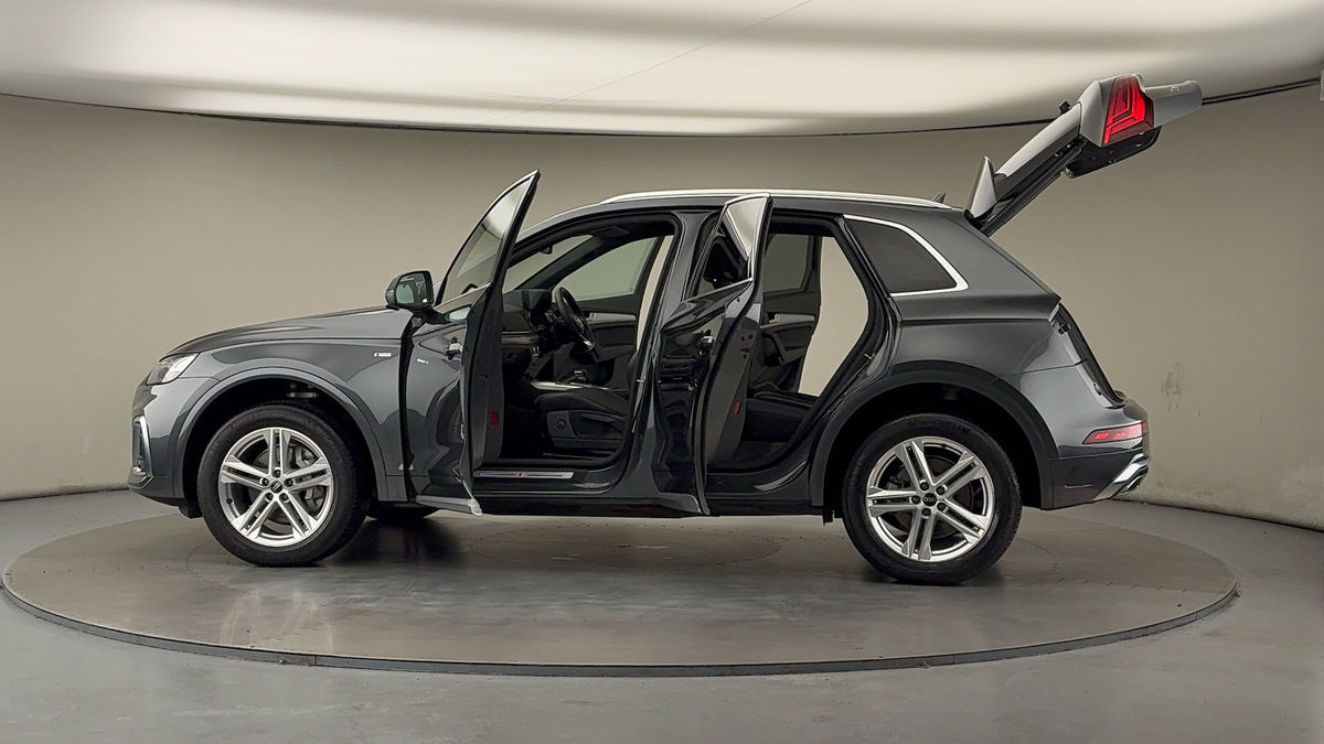 More views of Audi Q5