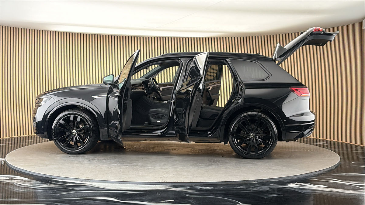 More views of Volkswagen Touareg
