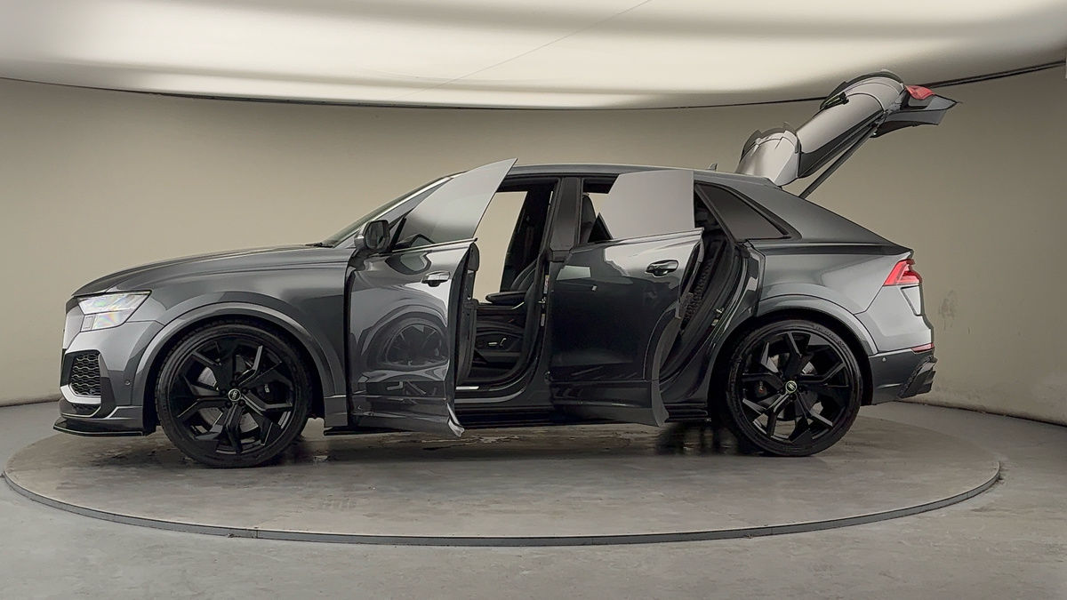 More views of Audi RSQ8