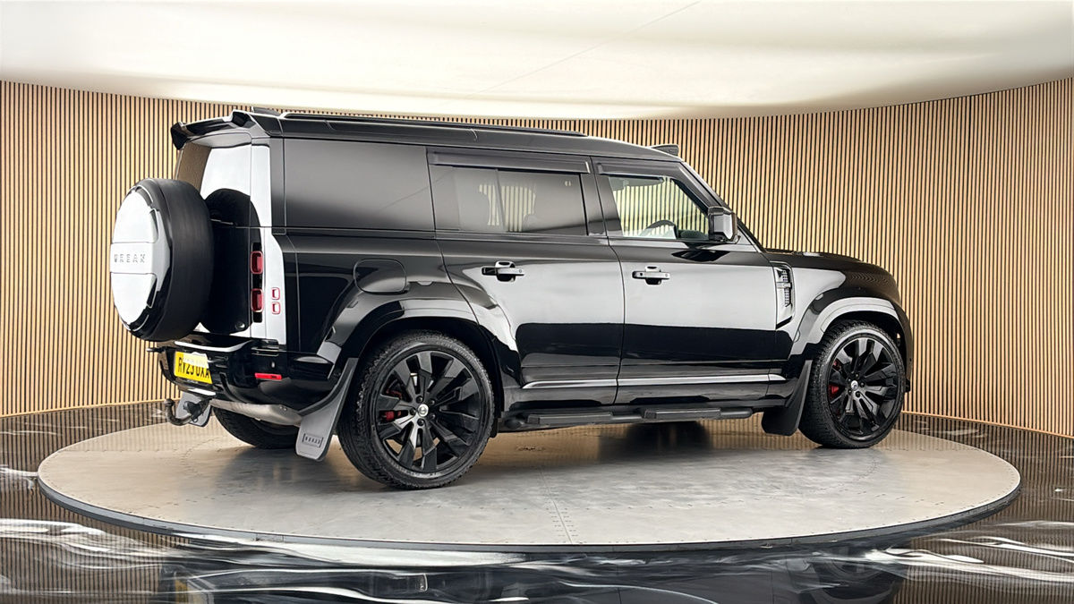 More views of Land Rover Defender 110