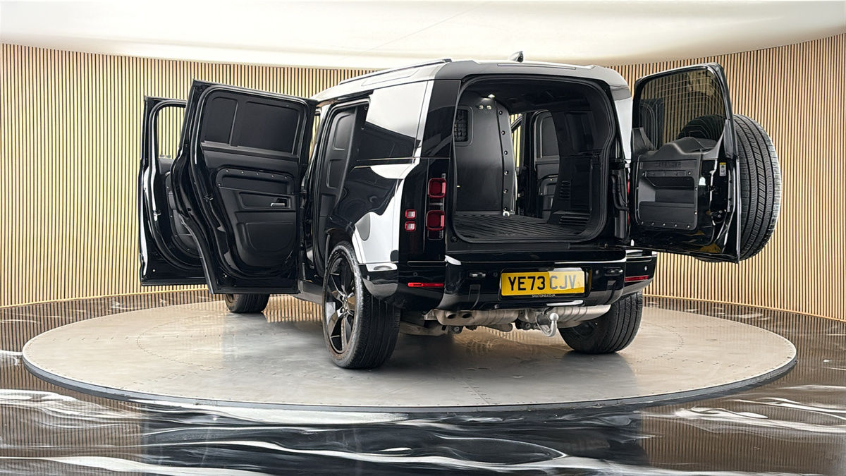 More views of Land Rover Defender 110