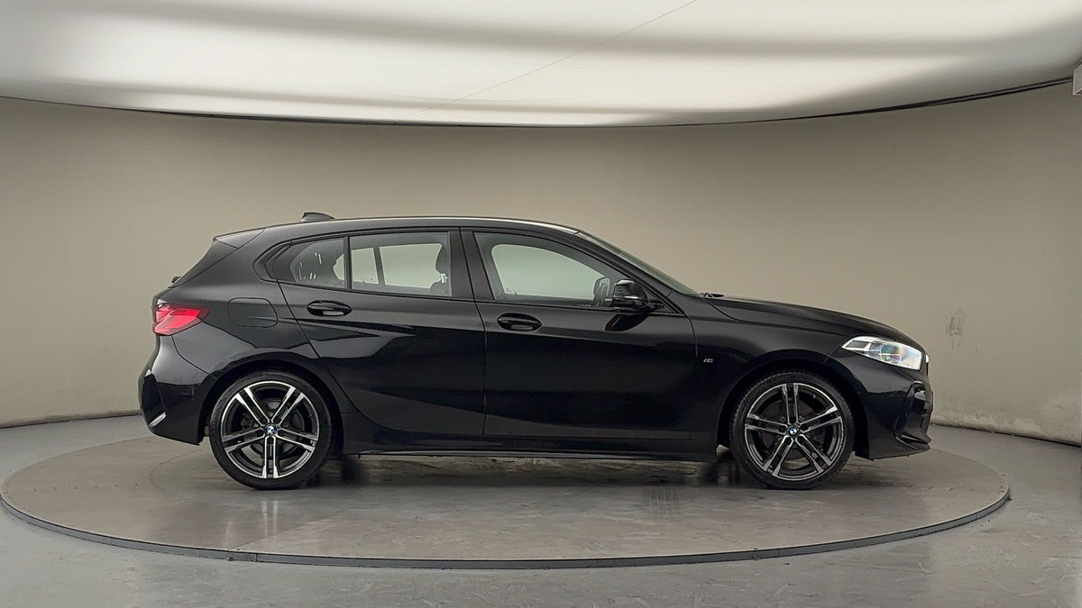 BMW 1 Series Image 16