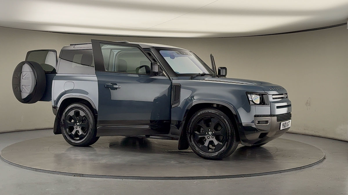 More views of Land Rover Defender 90