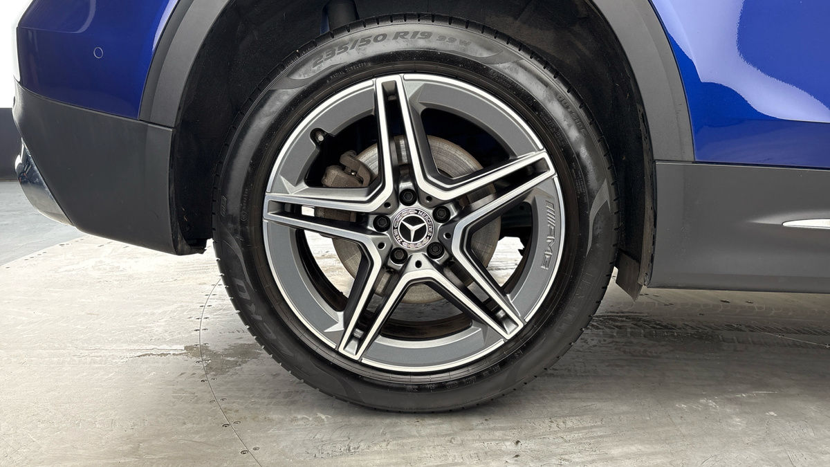 Mercedes-Benz GLB Image 10