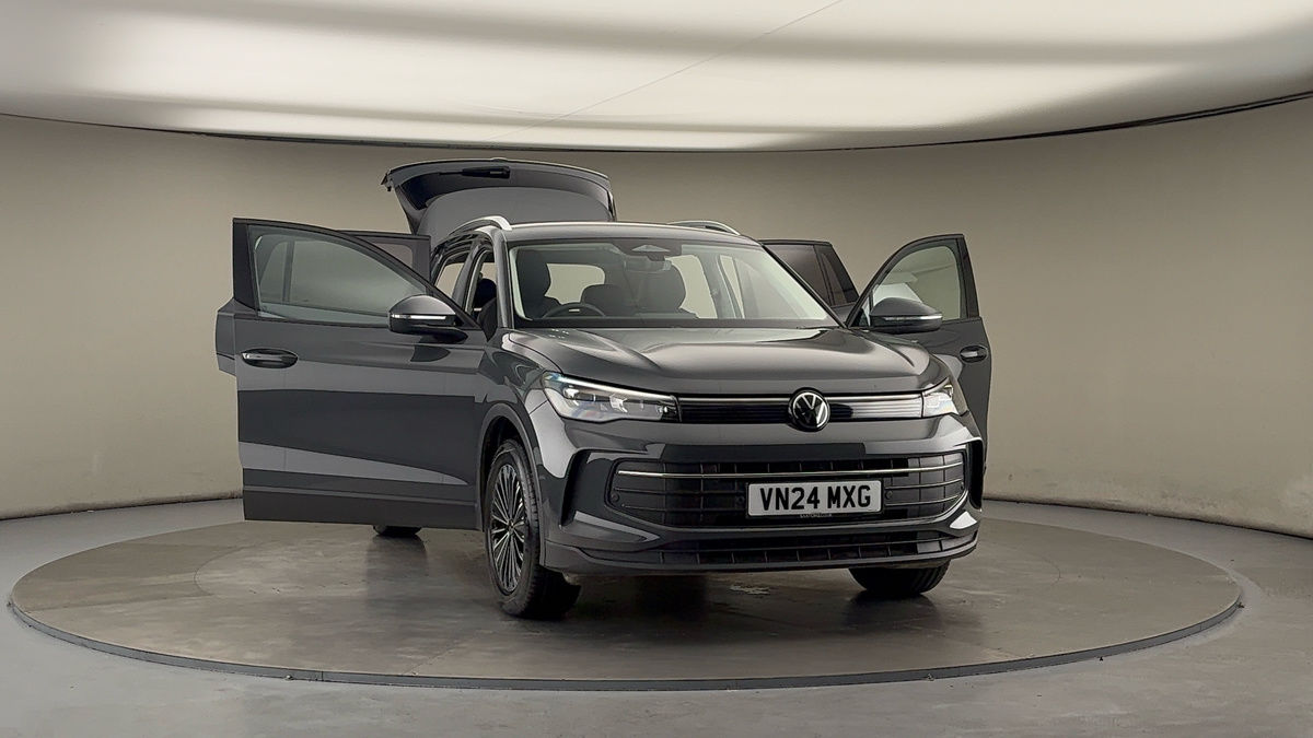 More views of Volkswagen Tiguan