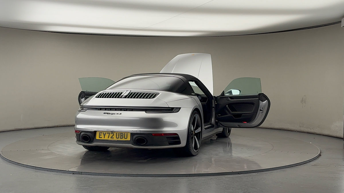 More views of Porsche 911