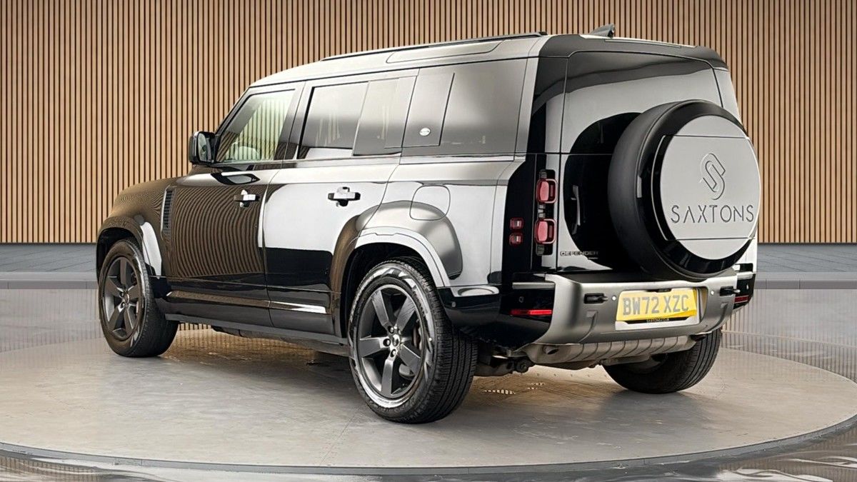 Land Rover Defender 110 Image 2