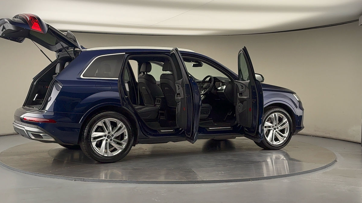 More views of Audi Q7