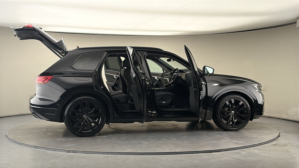 More views of Volkswagen Touareg