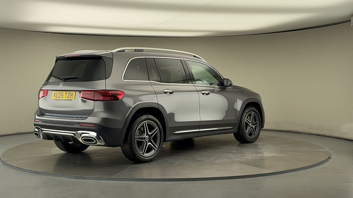 Mercedes-Benz GLB Image 21