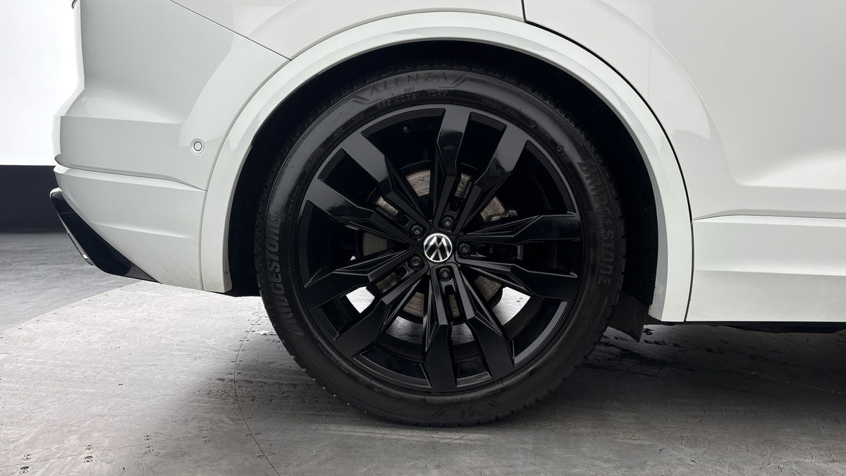 Volkswagen Touareg Image 10