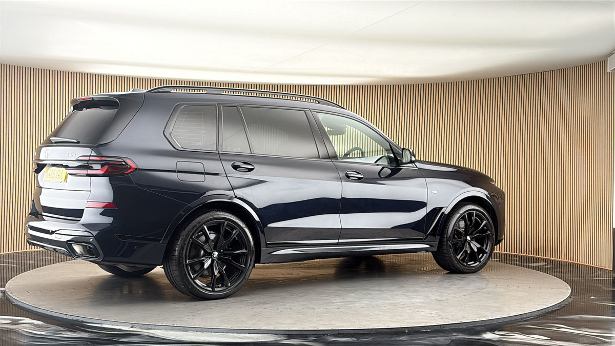More views of BMW X7