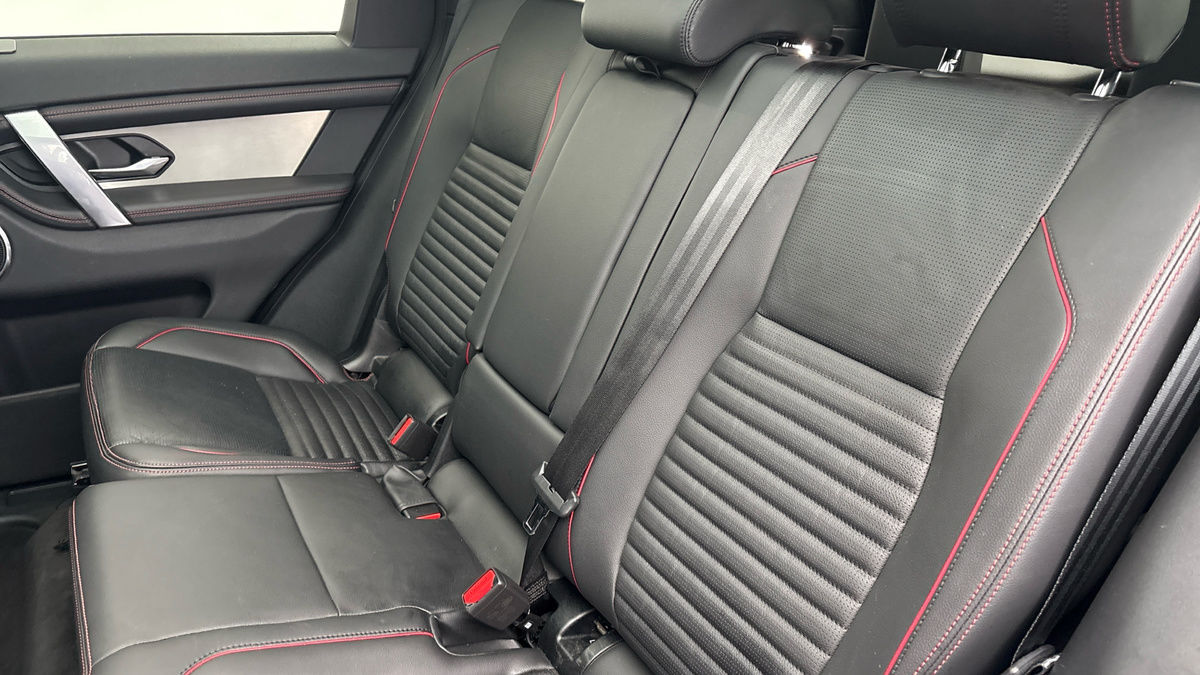 Land Rover Discovery Sport Image 8