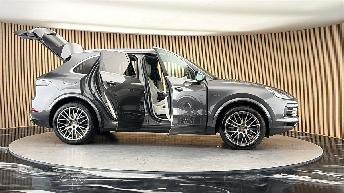 More views of Porsche Cayenne