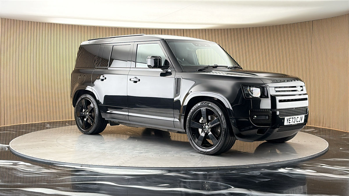 More views of Land Rover Defender 110
