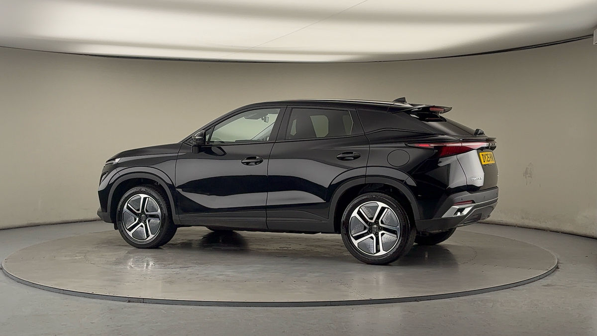 More views of Omoda 5