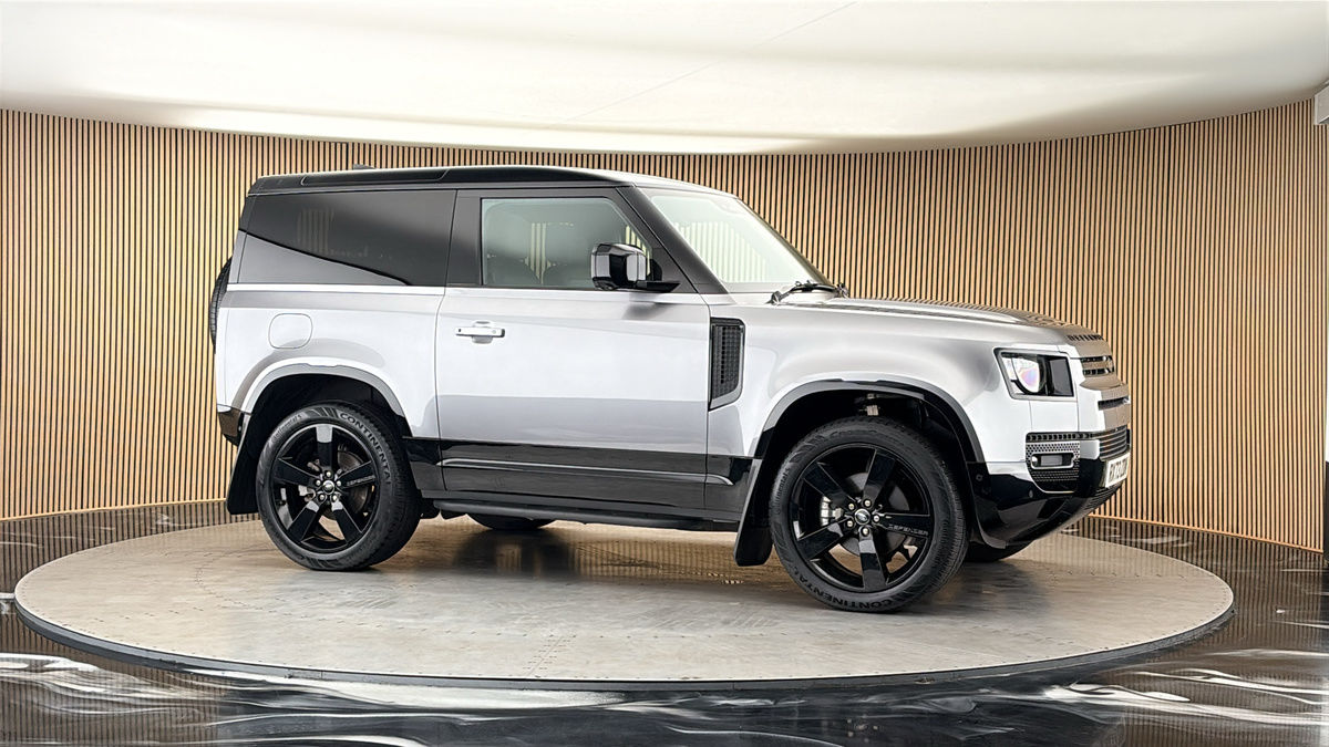 More views of Land Rover Defender 90