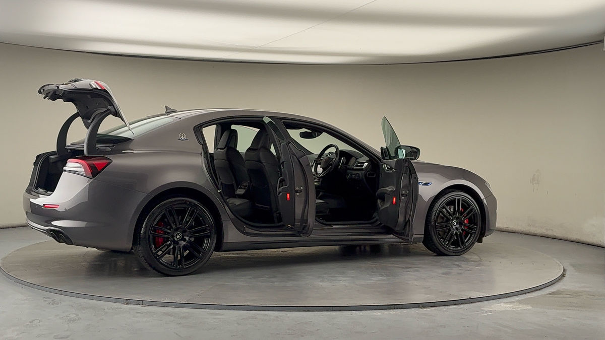 More views of Maserati Ghibli