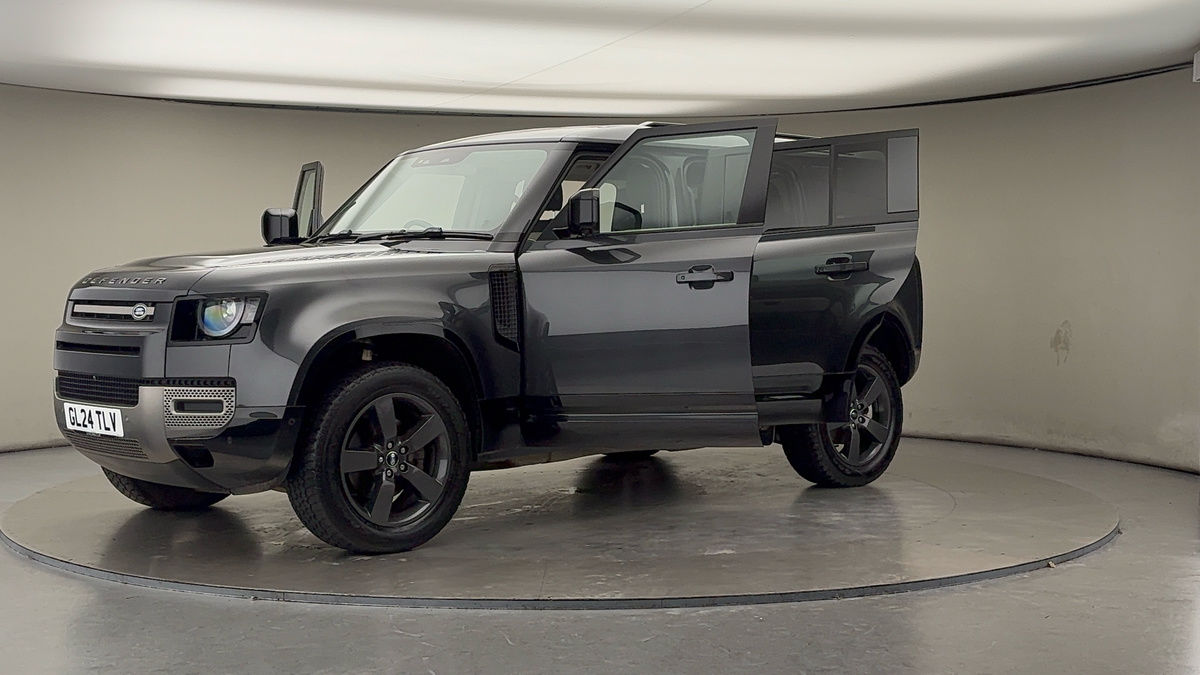 Land Rover Defender 110 Image 22