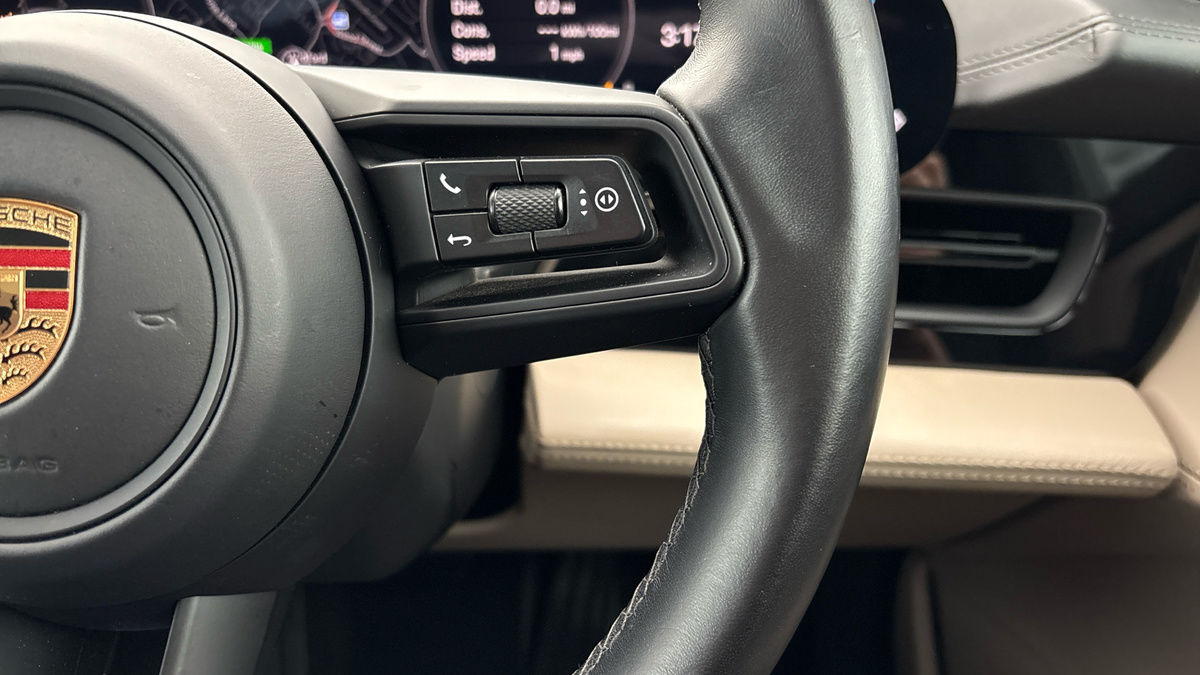 Porsche Taycan Image 14